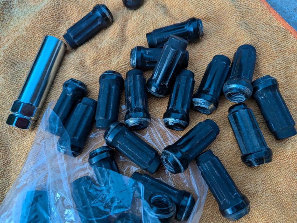 Wheel Lugs Set 14mm X 1.5