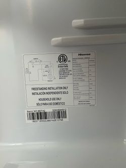 Hisense 2.7 cu. ft. Mini Fridge with Chiller