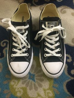 Converse shoes/ unisex size women 8.5 and men 6.5