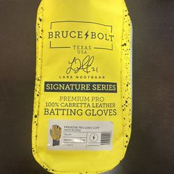 Bruce Bolt Lars Nootbaar Signature series Size Medium