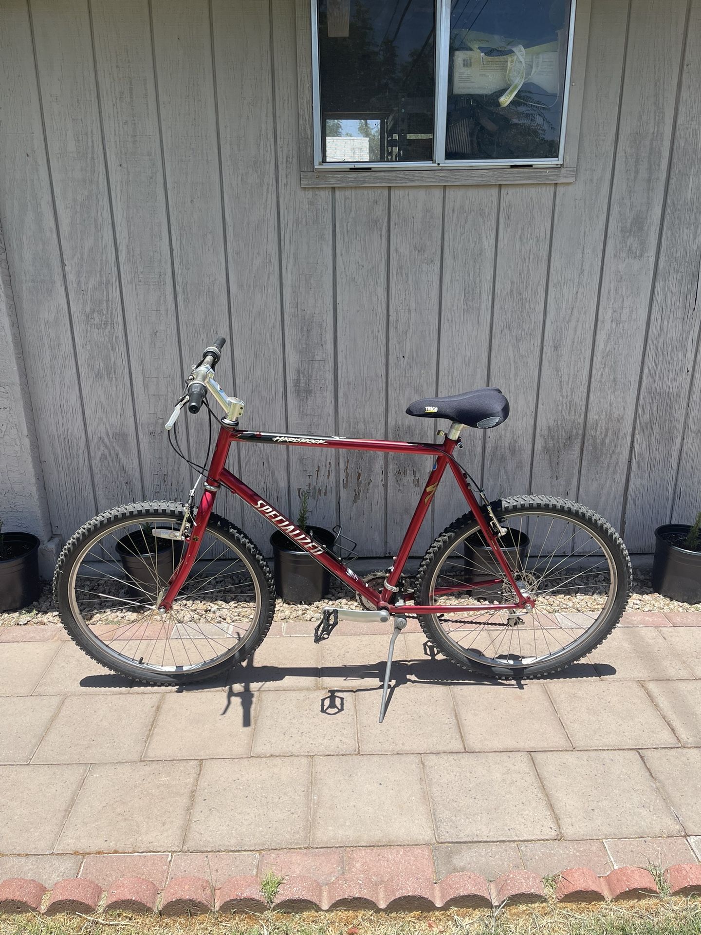 1998 Specialized Hard rock 26” Tires, 23 Inch Frame