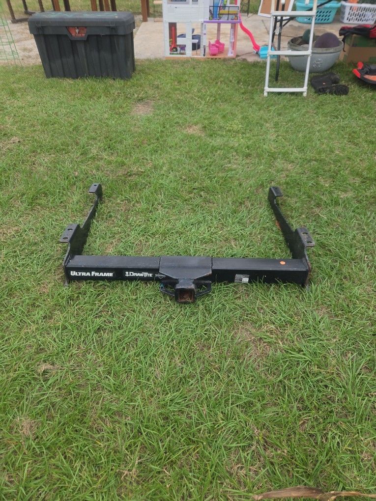 Universal Trailer Hitch Package