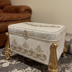Decorative Chest With Special Embroidery 