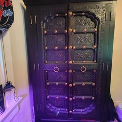 Vintage solid wood Engraved Cabinet