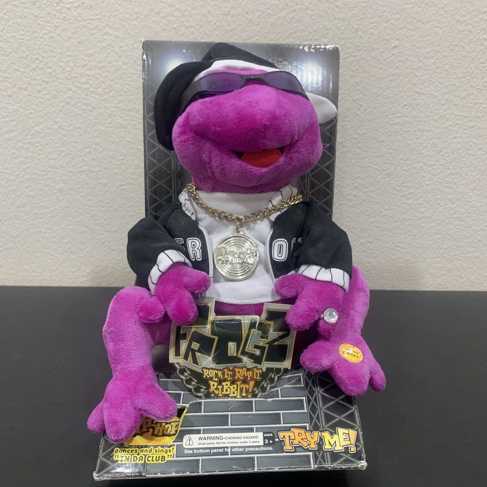 2005 Hip Hop FROGZ Dances & Sings 