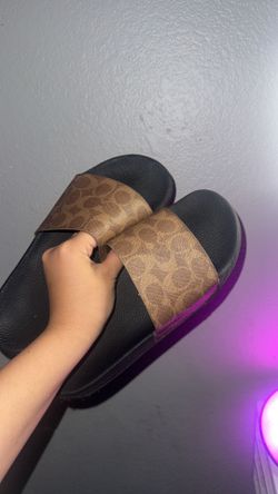 COACH slides size 9 women’s