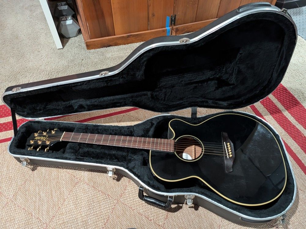  Takamine EG440C Acoustic-Electric Guitar - Gloss Black w/ Hard Case