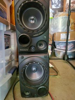 STUDIO SPEAKERS