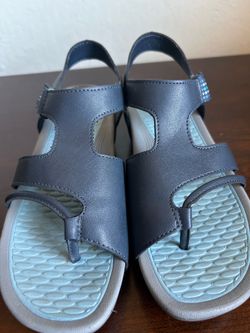 Baretraps Sandals Women’s 7