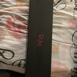 New Rifny Hair Straightener 