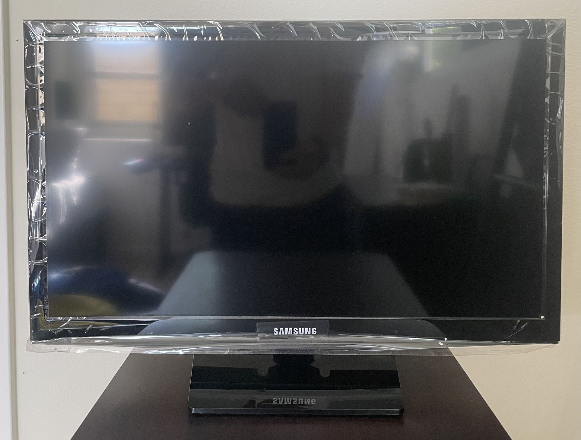 Samsung UN24H4500 24 Inch LED TV 720p