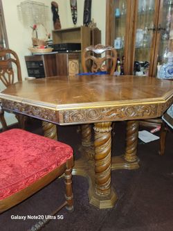 Sturdy Dinning Table 