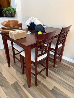 Kitchen Table and 6 Chairs