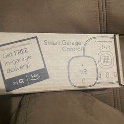 Smart Garage Control Chamberlain myQ- NEW