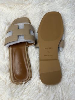 H Sandals
