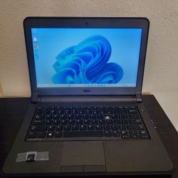 Dell Touchscreen w charger include