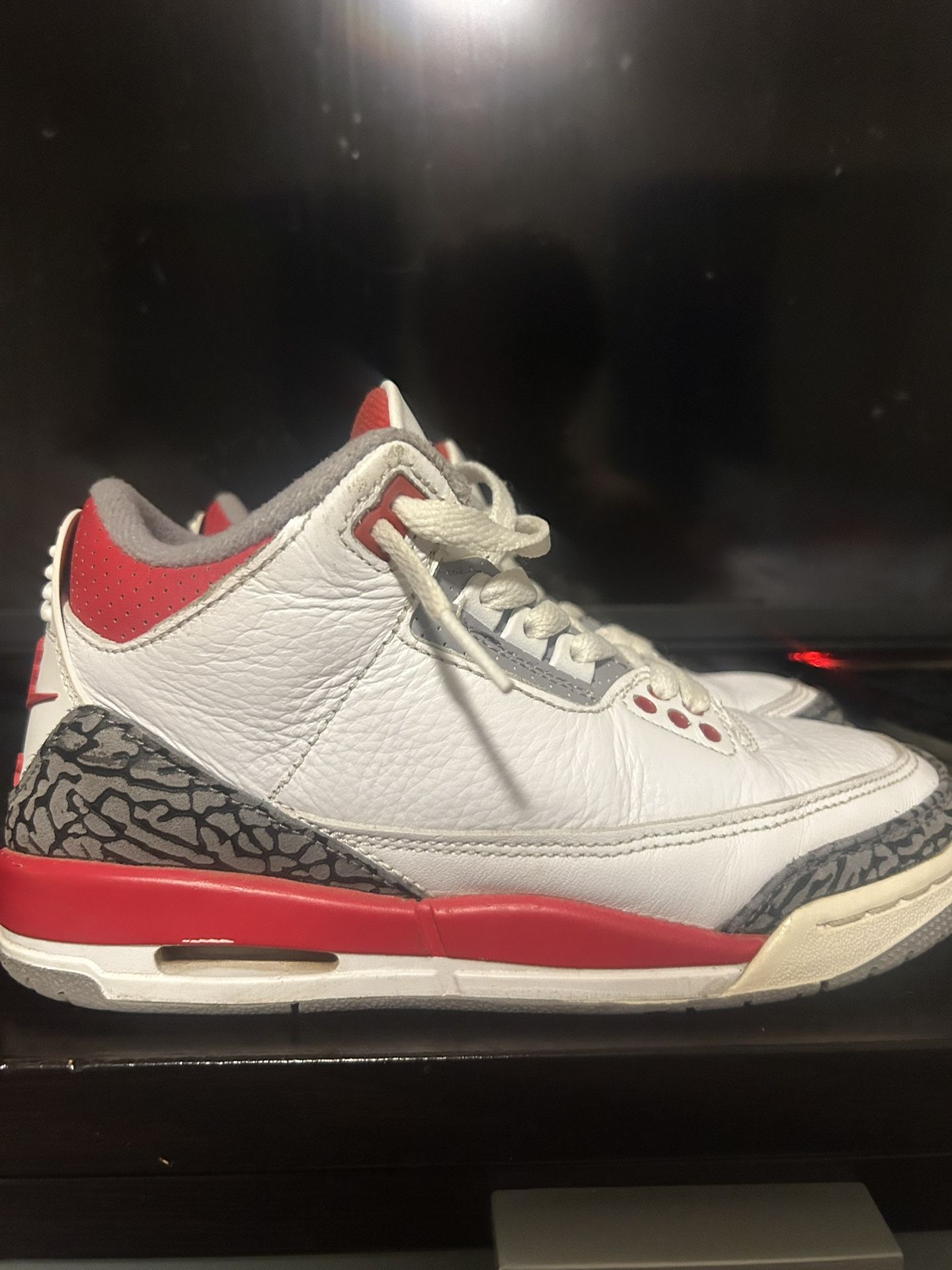 Jordan 3 Fire Red