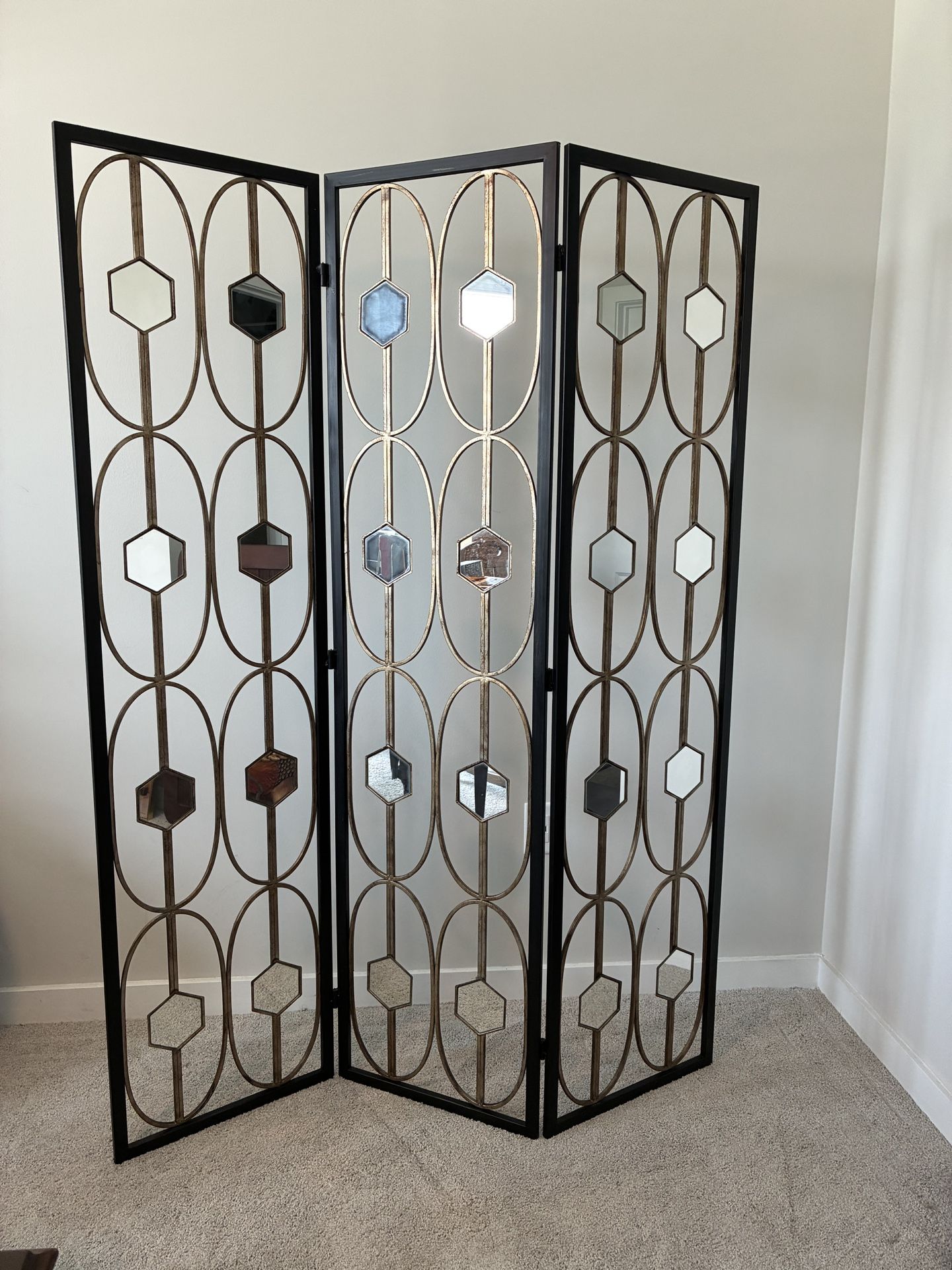 Title: Dot & Bo Hexicomb 3-Panel Floor Screen Room Divider