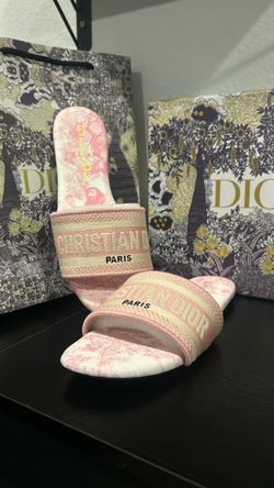 Christian Dior Pink Sandal with White Floral Print   | Size : 6.5 Women’s