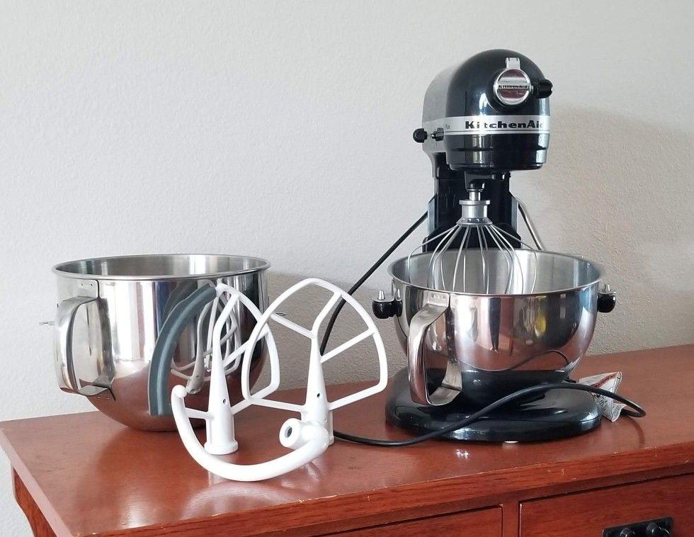 Onyx Black Kitchenaid Pro 550 Plus Lift Stand Mixer w/ Extra Bowl
