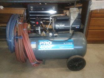Air compressor with air tiols