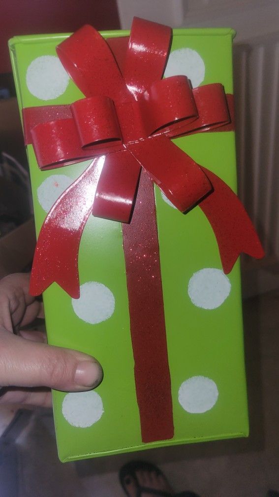 Christmas Tin
