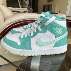 Air Jordan’s Women’s Sneakers