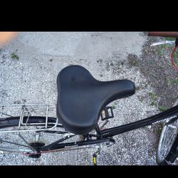 Beautiful Bicycle (retrospec) Very Good Condition $200 Cash Only