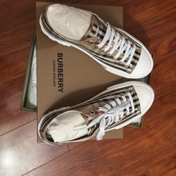 Burberry Shoes 