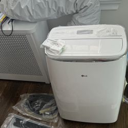 Like New LG Portable AC 10,000 BTU 500sqf Model LP1419IVSM