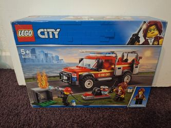 LEGO CITY: Fire Chief Response Truck 60231.