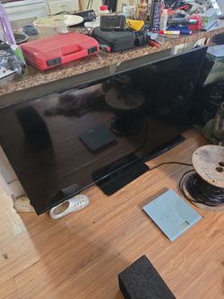 60 inch visio flat-screen smart tv