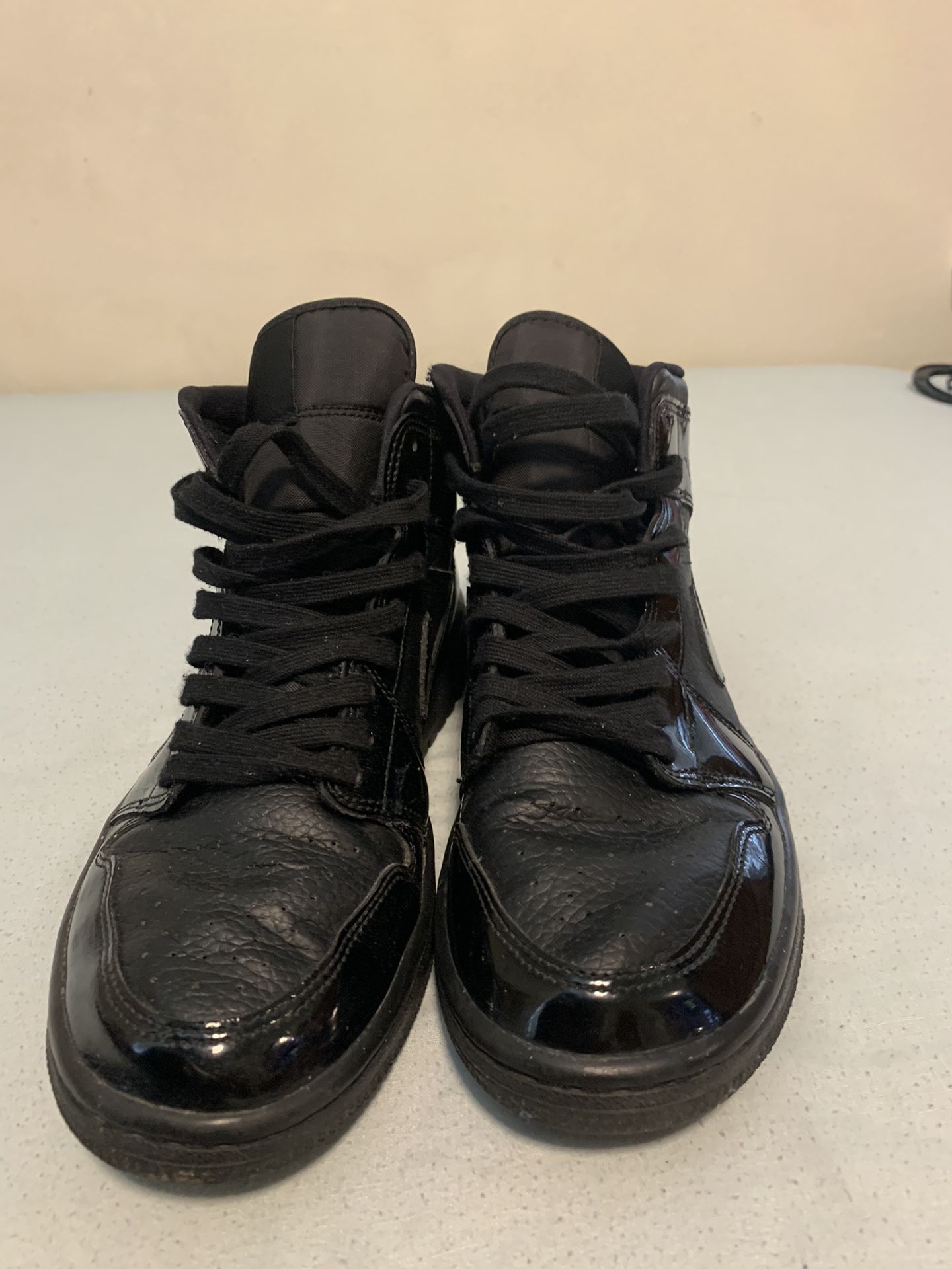 Jordan 1 Patent Mid Triple Black W