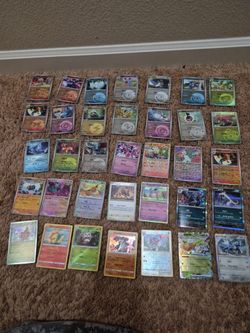 35 holo and reverse holo pokemon cards