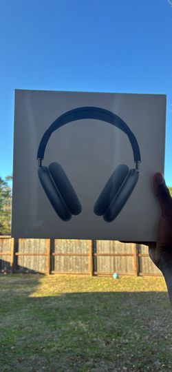 AirPods Max’s (blue)