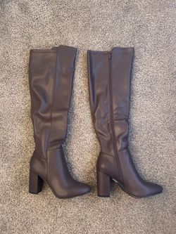 New Brown Boots size 6.5
