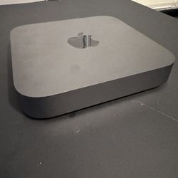 Mac Mini 2018 - i3 - 12GB RAM / 128 GB Storage w/ Mighty Mouse