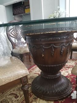 Dining room table and 4 chairs