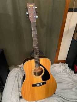 Yamaha Acoustic Guitar
