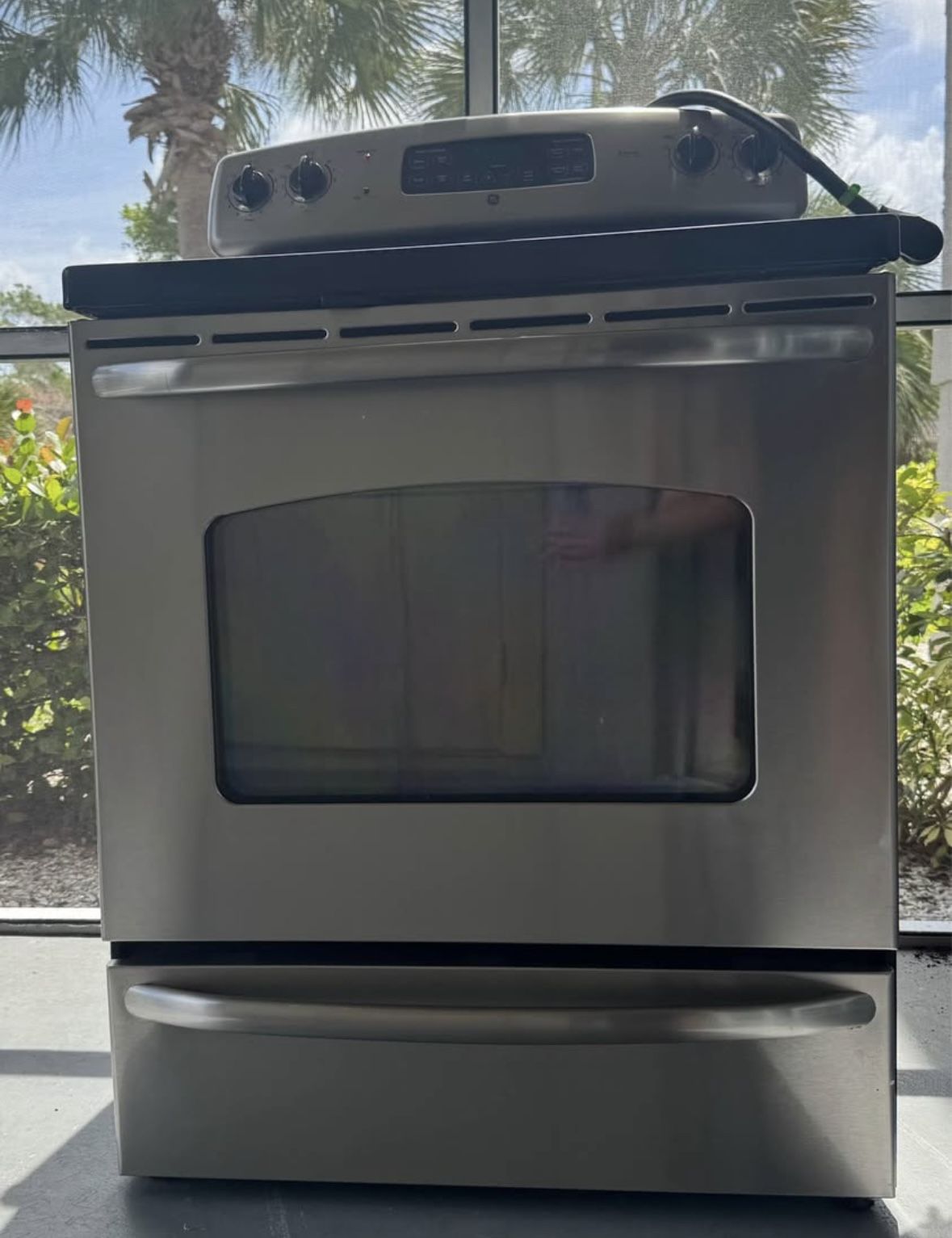 Stove and Oven Like New