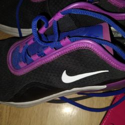 Women's And Mens Shoes 