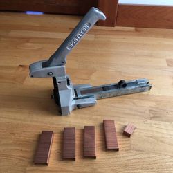 Vintage Bostitch D16-2 Boxlok Manual Carton Stapling Fastener Machine