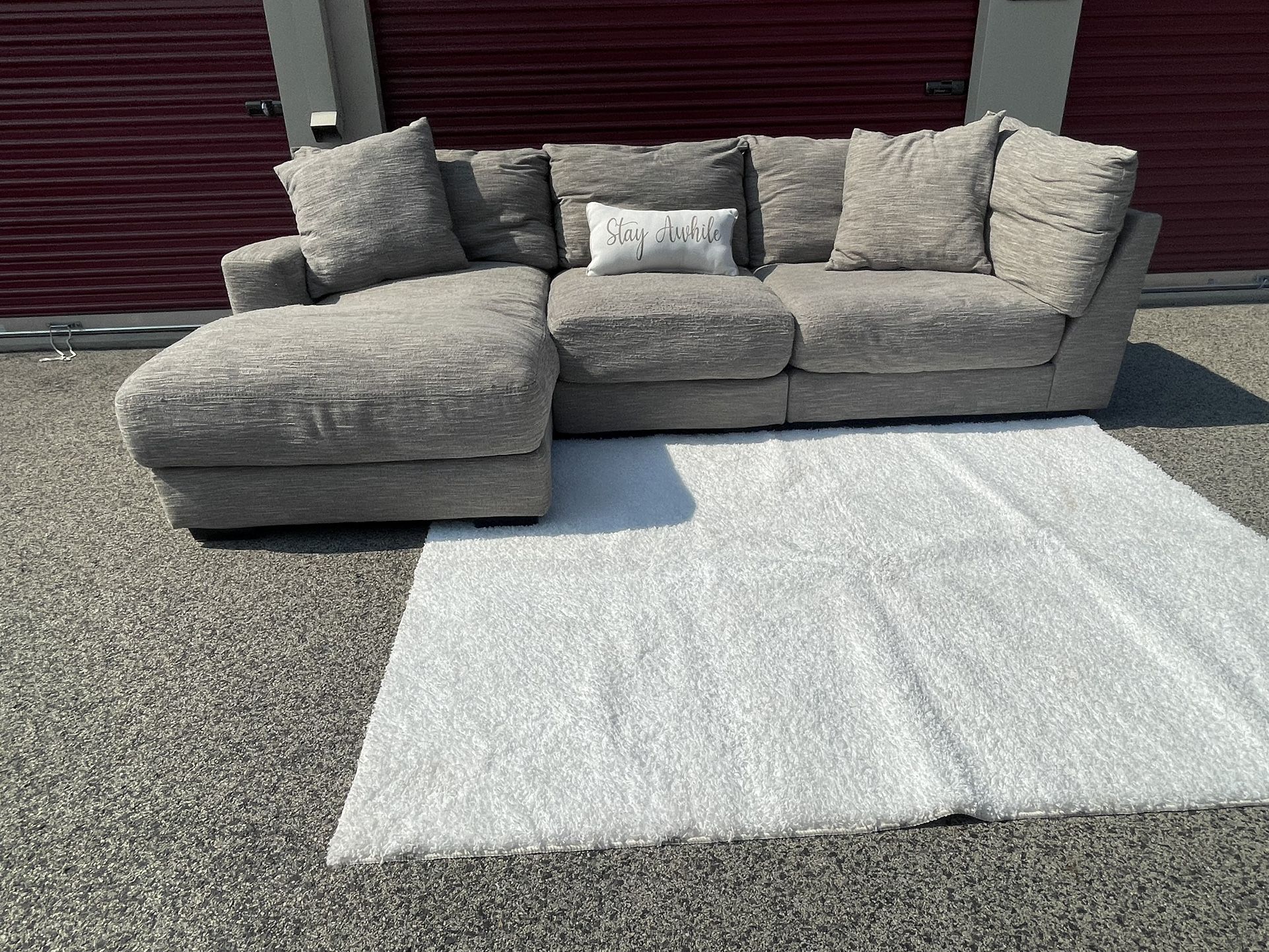 Grey Raymour and Flanigan Leighton 3-Pc. Modular Sectional Couch! FREE DELIVERY!!!