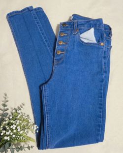 No Boundaries button fly jeans