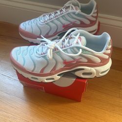 Nike Air max Plus Pink Size 6.5 Y Brand New