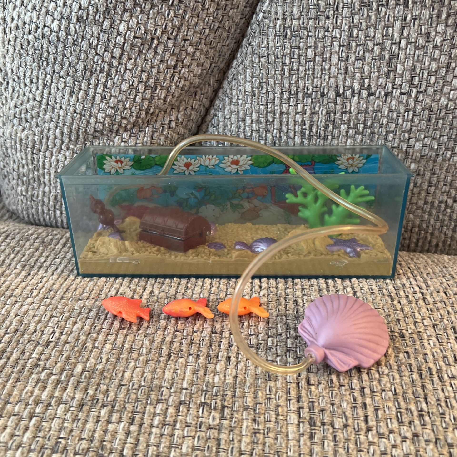 Vintage Kenner LPS Bobbing Fish Tank Aquarium