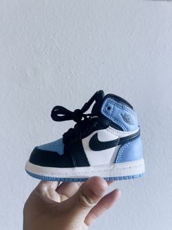 Jordon 1 Retro High KIDS SIZE 4C