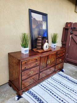 Beautiful VIntage Bassett Furniture 9 Drawer Dresser REAL SOLID WOOD for  Sale in Riverbank, CA - OfferUp