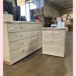 8 drawers dresser and nightstand / Eight drawers dresser and nightstand