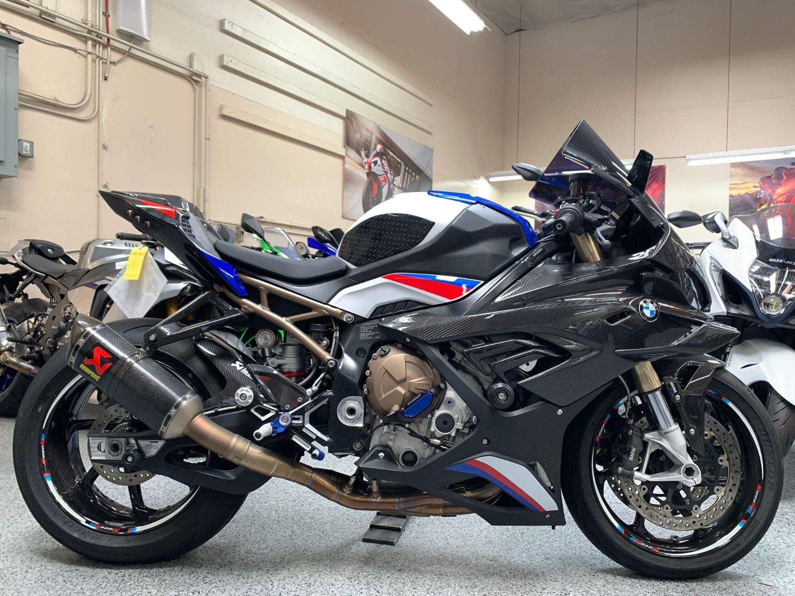 2020 BMW S1000RR M package + Carbon wheels